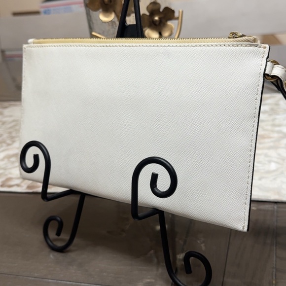 Michael Kors White and Gold Studded Large Clutch Wristlet Wallet AUTHENTIC - Picture 4 of 8